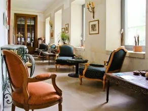 Apostrophe - Lobby