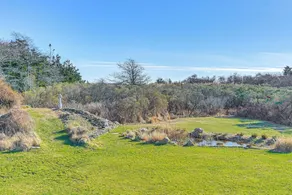 1 Block to Bellport Bay! Scenic Hamptons Hideaway - Interior