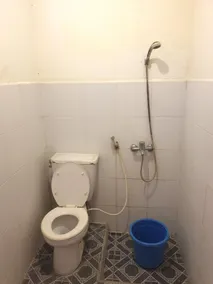 OYO Life 92842 Homestay Balearjosari - Bathroom