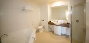 Lady Bay Hotel - Badezimmer