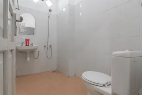 RedDoorz Syariah near Terminal Batu Ampar 2 - Salle de bain