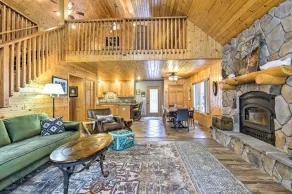 Crandon Cabin Getaway w/ Boat Dock & Deck! - Interiør