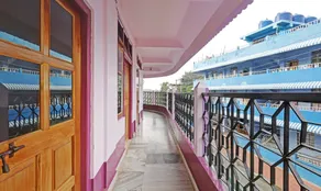 Itsy Hotels Shillong Tower Guesthouse - Lobby