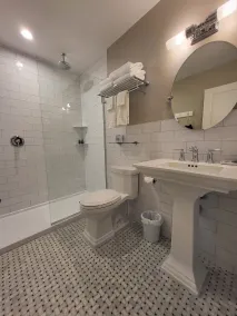 The Stowe Village Inn - Bathroom