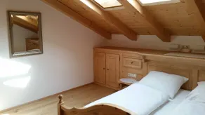 Familienorientiertes charmantes Apartment mit Terrasse, Grill und Garten | Gartenblick - Zimmer