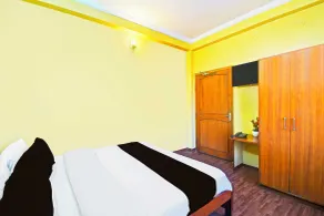 Townhouse Hathroi Market - Room