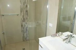 Apollo Bay Motel & Apartments - Bathroom