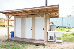 YMCA - Camp Erdman - Badezimmer