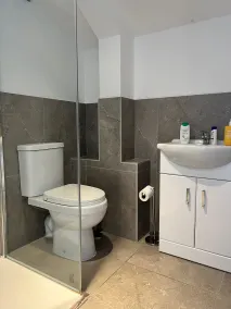 Liverpool Waterfront Stay, excellent location , parking available - Badrum