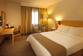 Garden Court Eastgate - Zimmer