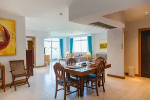 Waterfront Suites Phuket by Centara - Chambre