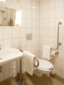 B&B HOTEL Kielce Centrum - Bathroom