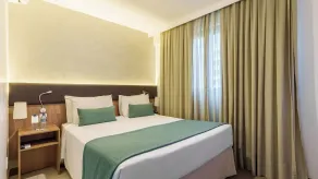 Athos Bulcão Hplus Executive - Room