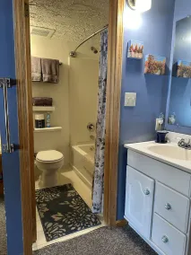 Country Sunshine Bed and Breakfast - Bathroom
