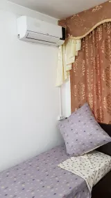 Minorai Xurd - Room