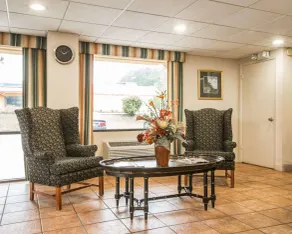 Econo Lodge Inn & Suites Columbus near Fort Benning - Hall