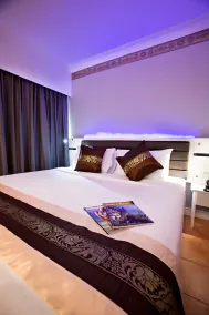 C & N Hotel Patong, Phuket - Rom