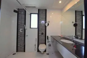 The Avalon Durg - Bathroom