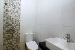 Arotel BSD - Bathroom