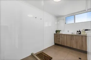 Surf Dance Apartments - Baño