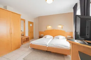 Hotel Re'ser Stuff - Room