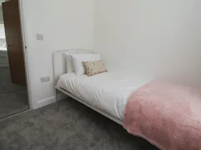 5 Marsh Lane - Rom
