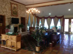 Countryside Inn - Lobby
