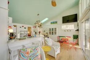 Beachfront Lake Michigan Cottage: Fire Pit & Deck - Interiør