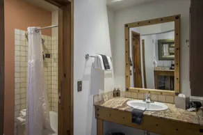 Table Mountain Inn - Salle de bain