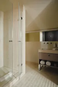 Hotel Blow Up Hall - Bathroom