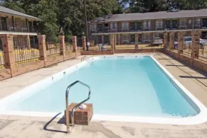 The Winnfield Lodge - Piscina