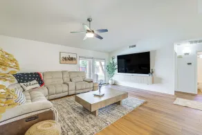 5 Mi to Stadiums! Quiet & Sun-soaked Peoria Oasis - Interior