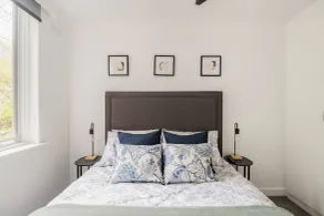 3bd 2 bthToorak Village luxurious Apartment, Relax - Rum