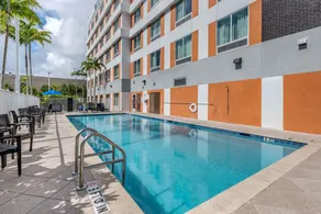 Comfort Suites Fort Lauderdale Airport & Cruise Port - Piscine