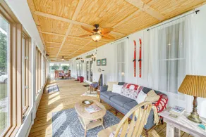 Spacious Vintage Gem w/ Sunroom in Manistee! - Interiör