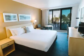 Ramada Hotel & Suites by Wyndham Ballina Byron - Room