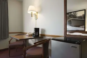 Super 8 by Wyndham Danville - Chambre