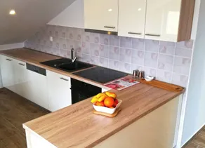 All New Seafront Apartment Yvonne, Sleeps 5 - Privat køkken