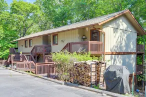 1/2 Mi to Marina: Lake Arrowhead Condo! - Interior