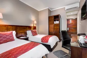 Protea Hotel by Marriott Pretoria Hatfield - Room