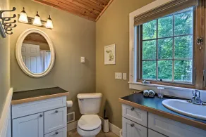 Waterfront Petoskey Cottage w/ Deck + Grill! - Interiør