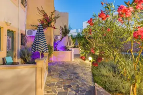 Golden Bay Apartments-Garden Haven - Vista dalla camera