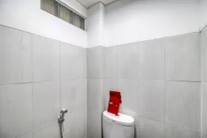 RedDoorz Syariah near Galeria Mall Yogyakarta - Badeværelse