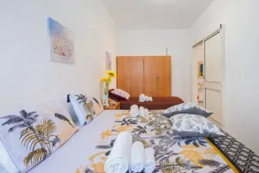 Sirena Apartment in Luxury Villa with Shared Pool - Habitación