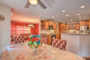 Pet-friendly Des Moines Home w/ Fenced Yard! - Interior