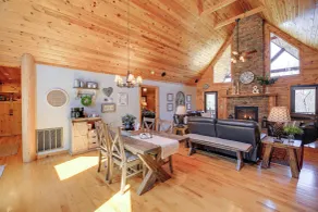 Deck, Gas Grill + Mtn Views: Sparta Cabin Stay! - Interiør