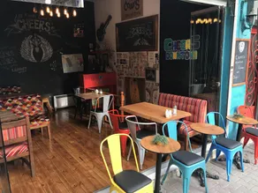 Cheers Midtown Hostel - Reception