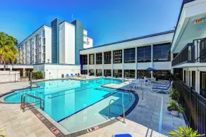 Crowne Plaza Jacksonville Airport I-95N by IHG - Piscine