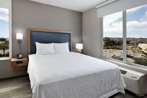 Hampton Inn & Suites San Diego Airport Liberty Station - Chambre