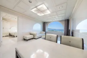 Donghae Medical Spa Convention Hotel - Zimmer